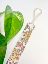Load image into Gallery viewer, Fabric Soother Clip | Tan Floral
