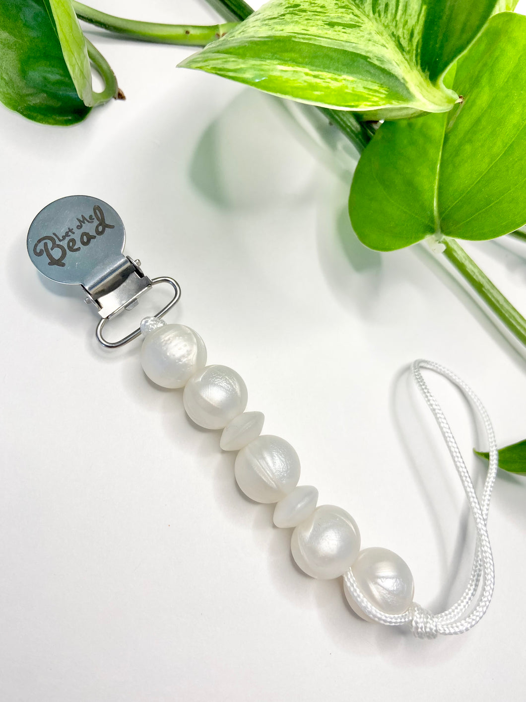 Soother Clip | Avery | Pearl